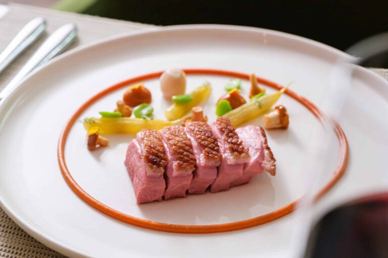 RB.gerechten.warmgerecht.hoofdgerecht.eendenborst.meloesui.boterbonen.jus.madeira.bataat.zomergroente