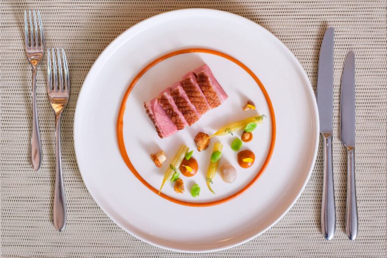 RB.gerechten.warmgerecht.hoofdgerecht.eendenborst.meloesui.boterbonen.jus.madeira.bataat.zomergroente